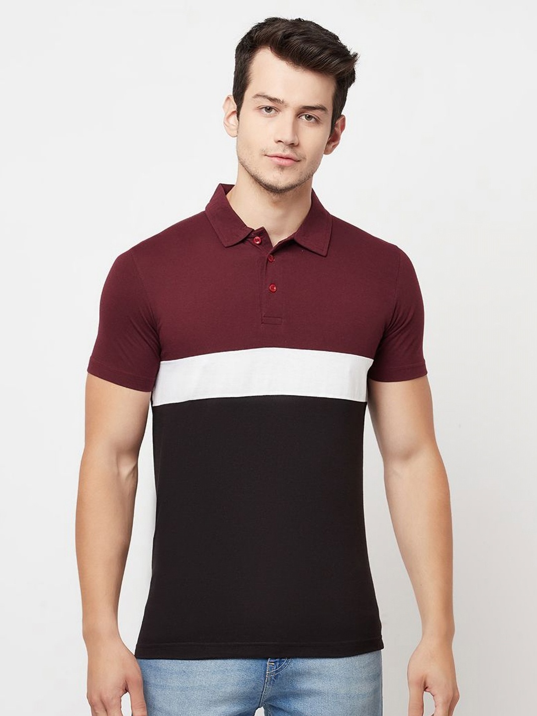 

TAZO Men Colourblocked Applique T-shirt, Multi