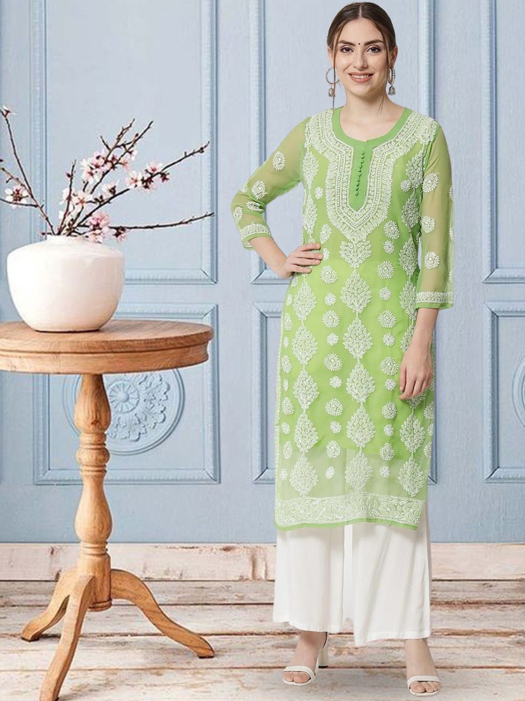 

PARAMOUNT CHIKAN Women Ethnic Motifs Embroidered Chikankari Floral Georgette Kurta, Green
