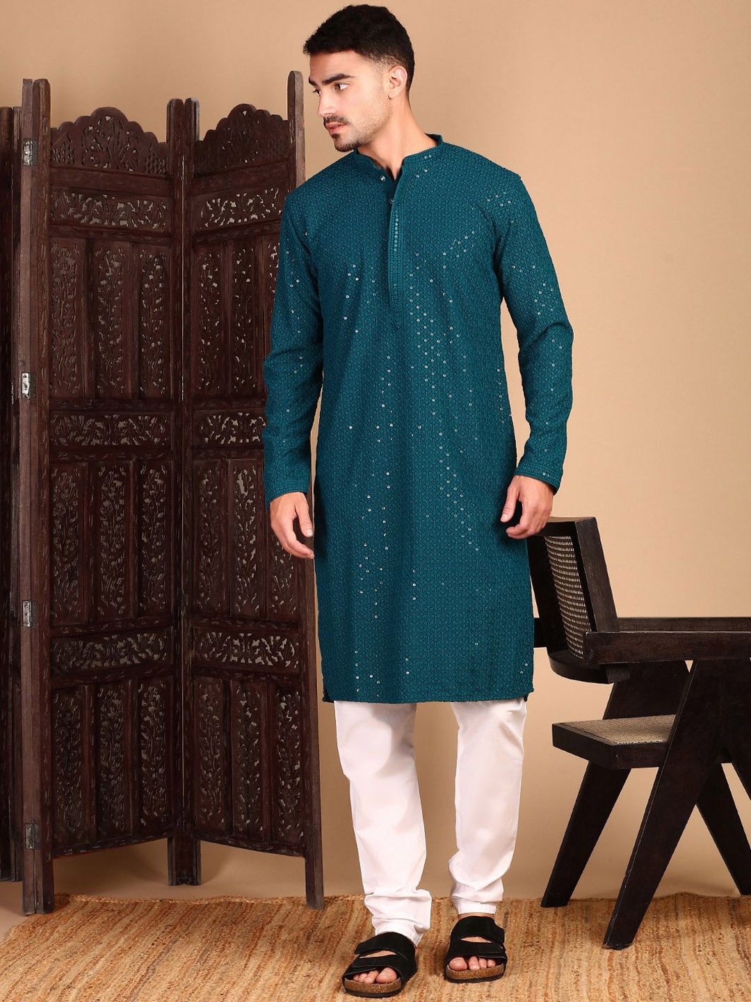 

House of Pataudi Shimmering Sequin Exquisite Chikankari Straight Kurta, Green