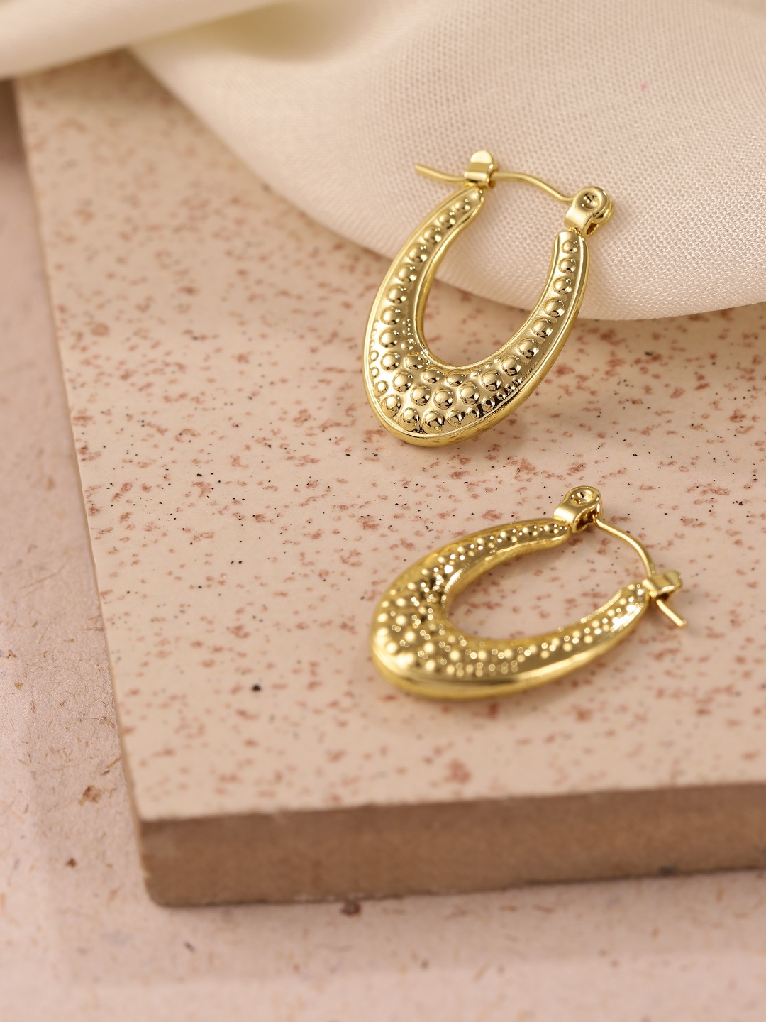 

DressBerry Oval Hoop Earrings, Gold