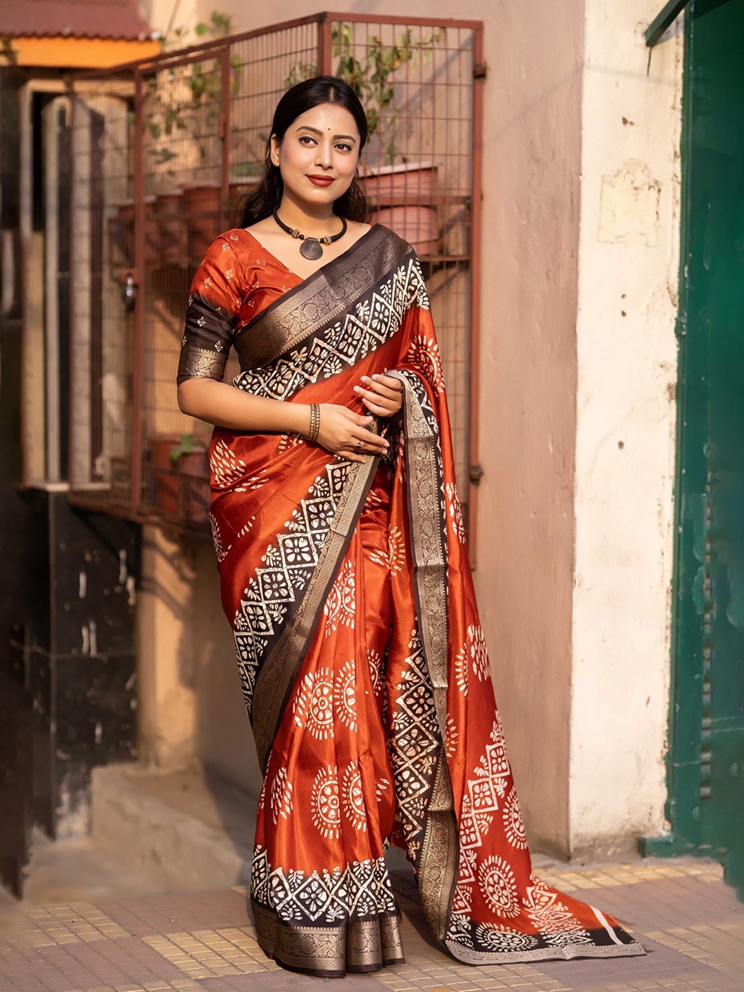 

LeeliPeeri Designer Batik Zari Saree, Orange