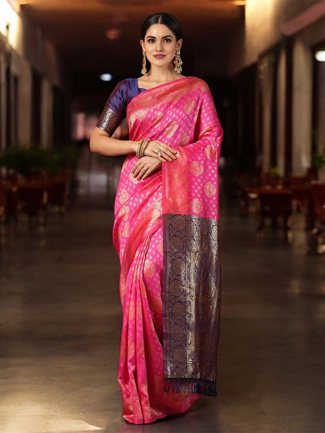 

KALINI Woven Design Zari Silk Blend Banarasi Saree, Magenta