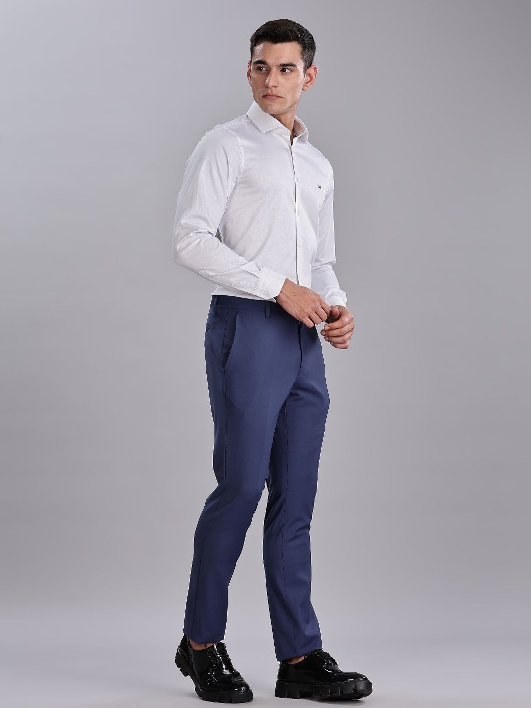 

Tommy Hilfiger Men Slim Fit Opaque Casual Shirt, Grey