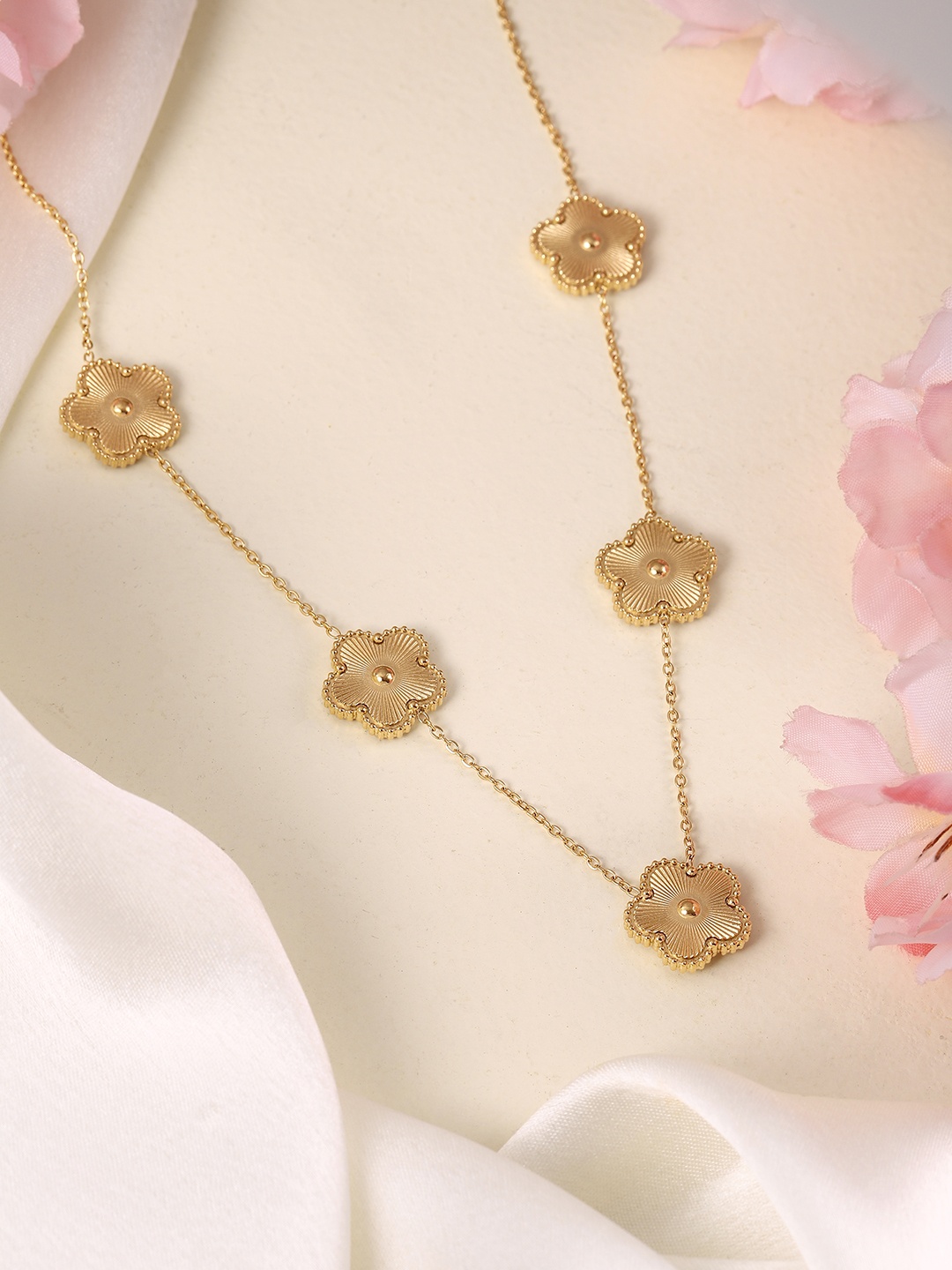 

DressBerry Floral Shaped Statement Chain, Gold
