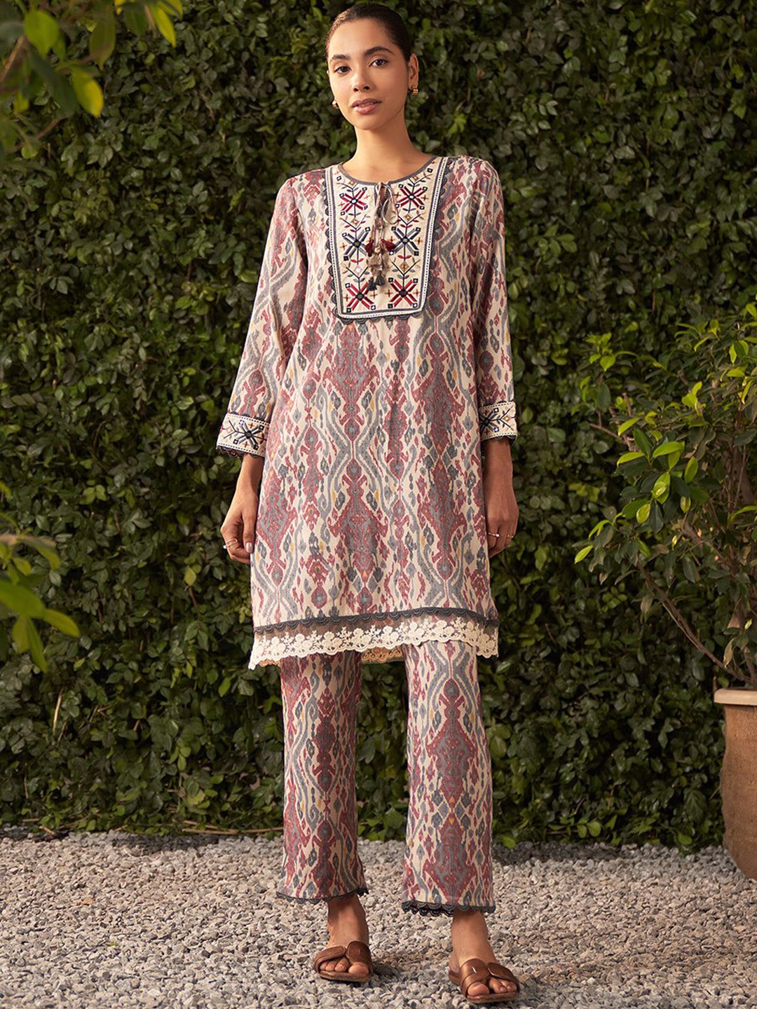 

Lakshita Women Maroon Embroidered Cotton Viscose Co-Ords