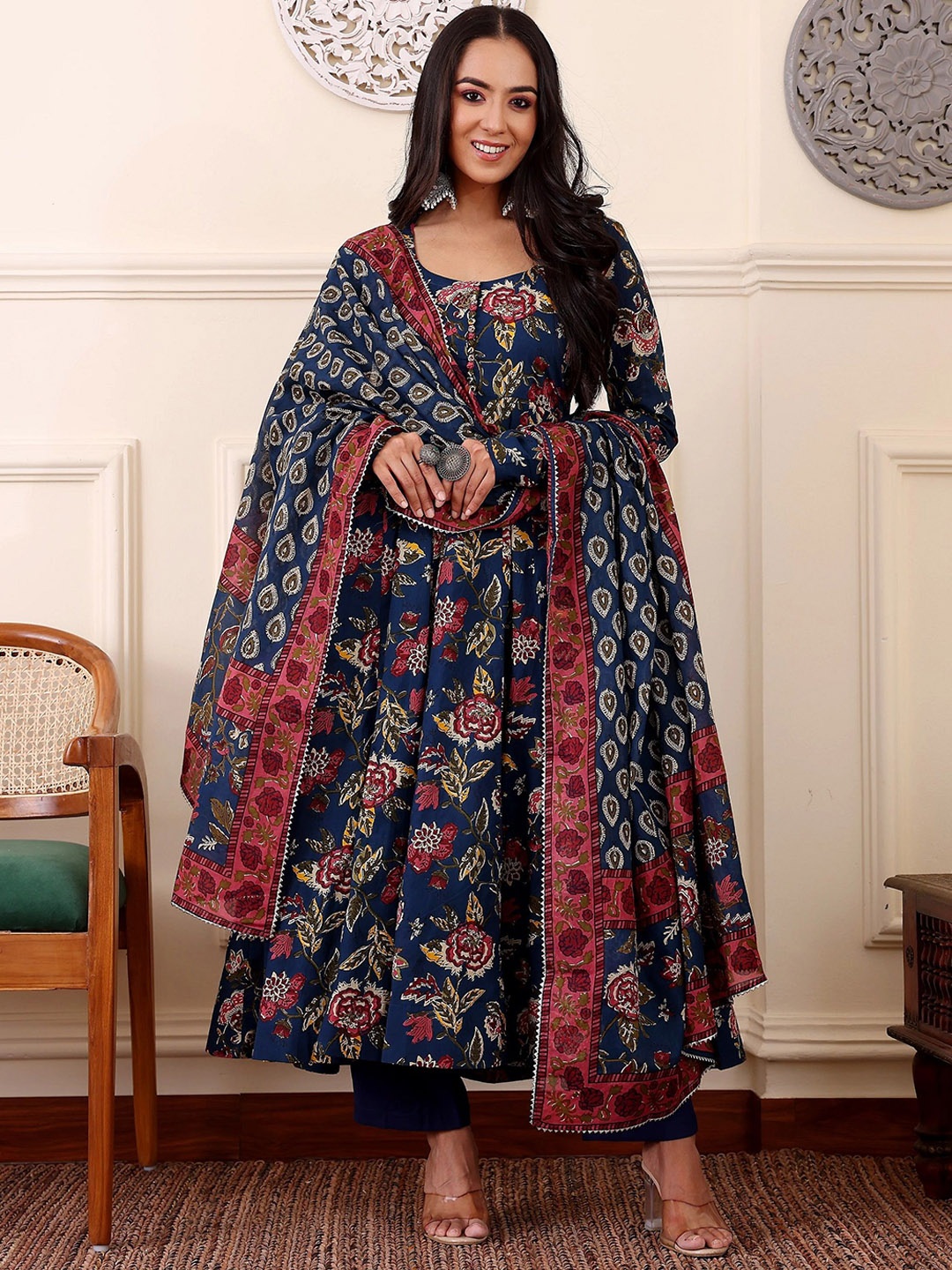 

DIVASTRI Women Floral Printed Regular Kurta with Trousers & With Dupatta, Blue