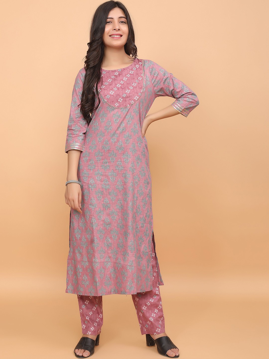 

BABRU Women Floral Printed Regular Pure Cotton Kurta with Trousers, Purple