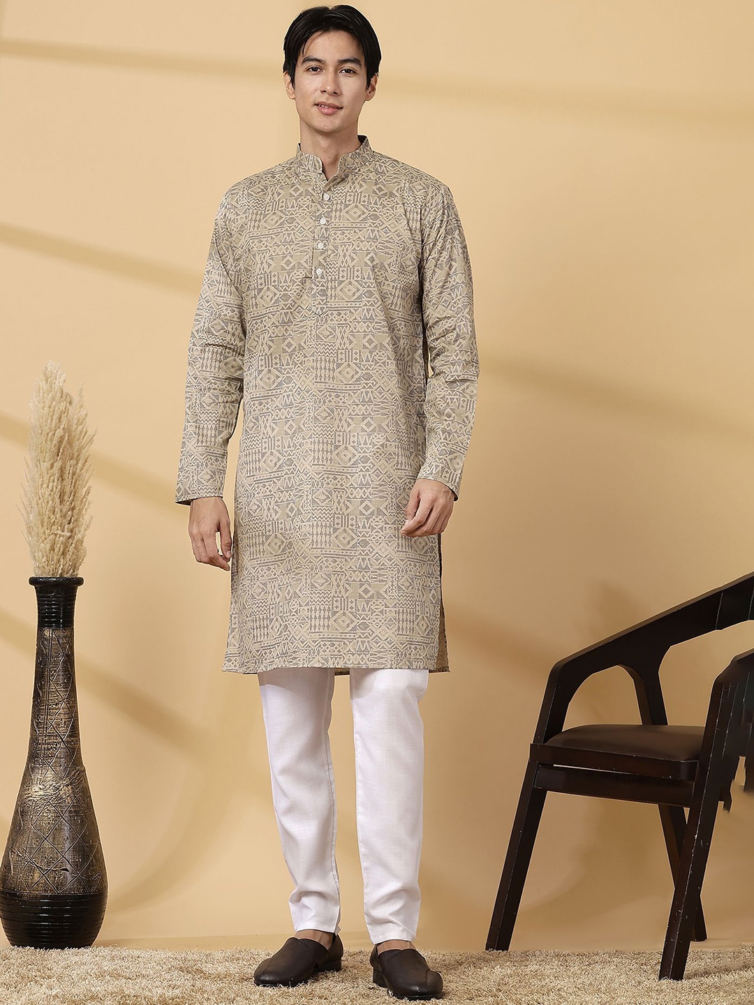 

Majestic Man Men Ethnic Motifs Printed Kurta, Beige