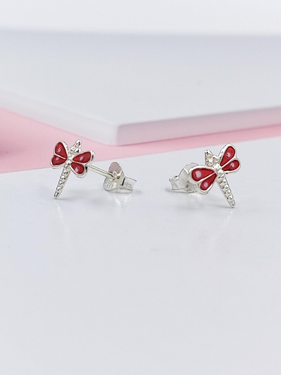 

AMONROO Contemporary Studs Earrings, Red