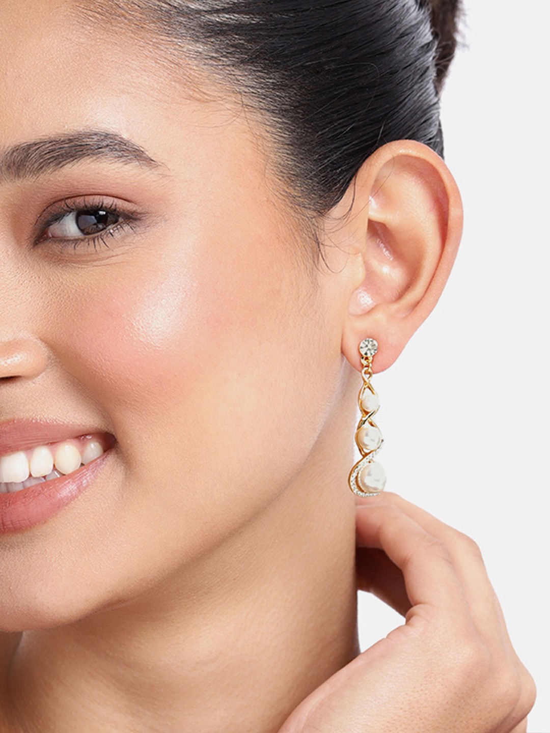 

DressBerry Contemporary Drop Earrings, Gold
