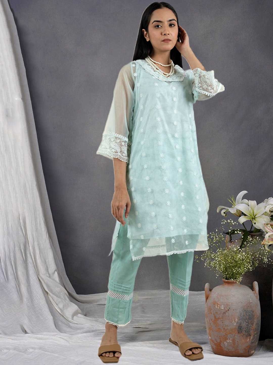 

zuri Women Ethnic Motifs Embroidered Regular Thread Work Kurta with Trousers, Blue