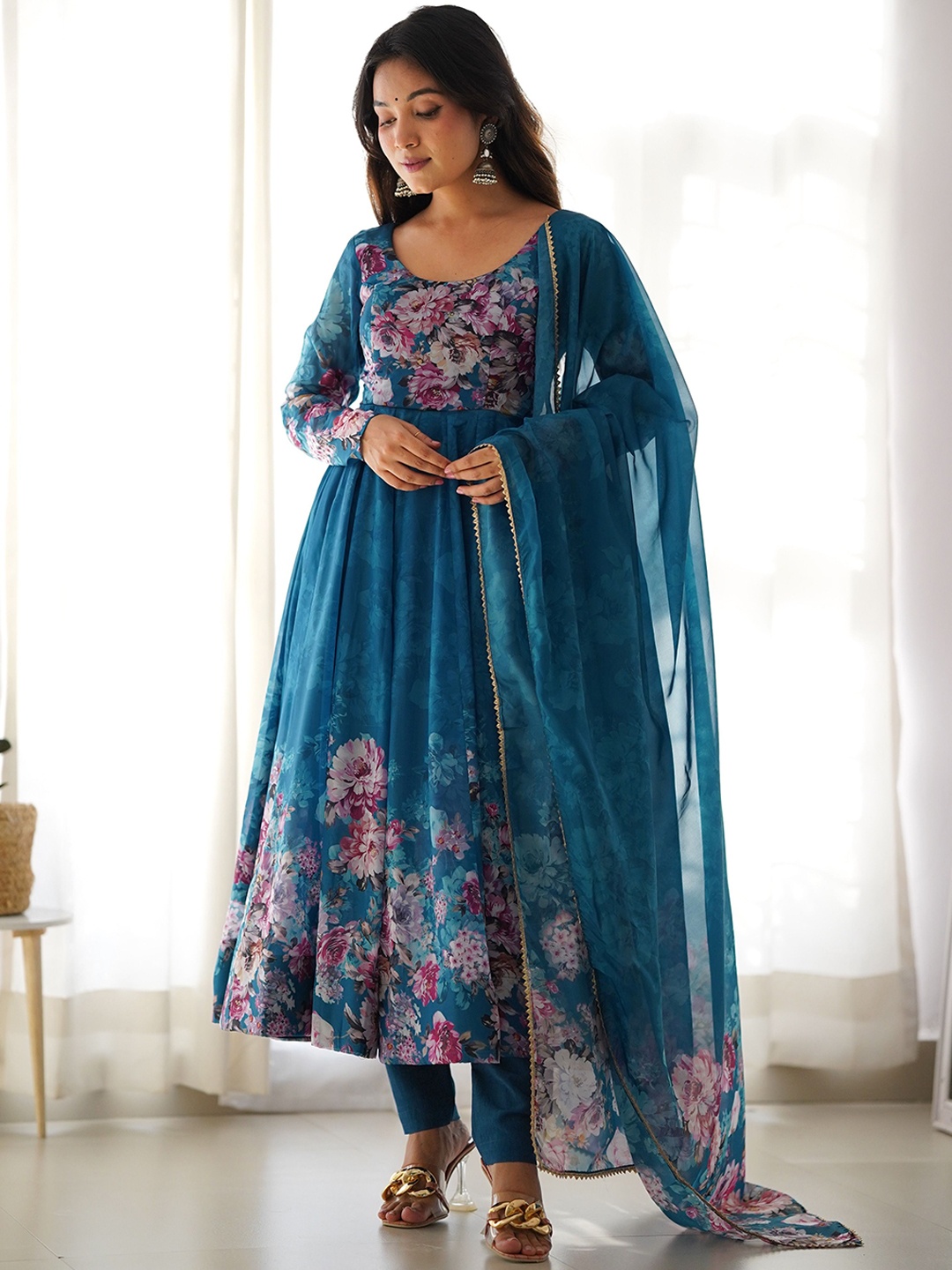 

CULTISE QUEEN Women Floral Embroidered Pleated Pure Silk Kurta with Pyjamas & With Dupatta, Teal