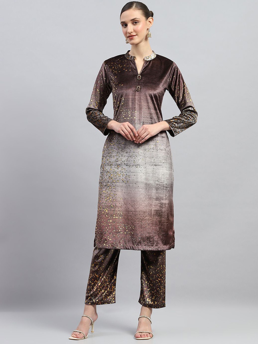 

Monte Carlo Women Ethnic Motifs Printed Regular Kurta with Trousers, Brown