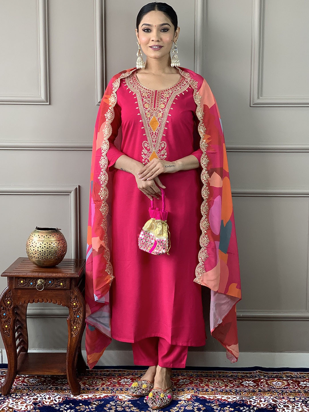 

Fab Dadu Women Ethnic Motifs Yoke Design Regular Thread Work Kurta with Trousers & With Dupatta, Red