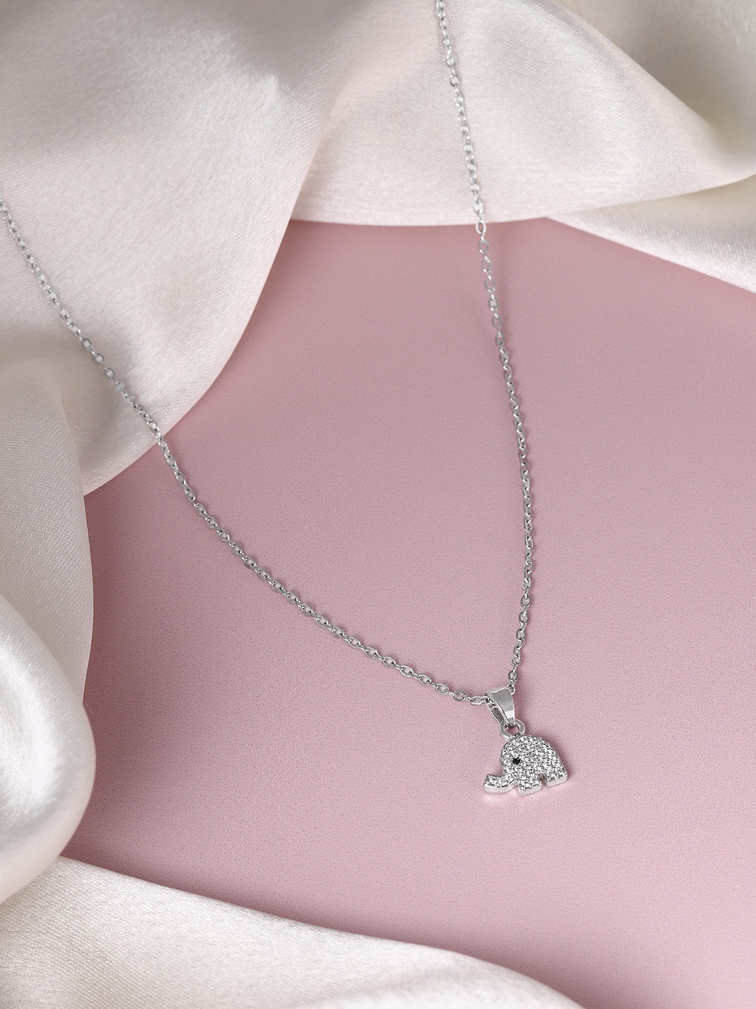 

DressBerry ElephantPendant with Chain Shape, Silver