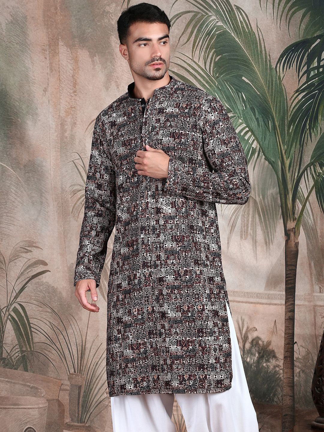 

Sangria Chic Geometric Pattern Chikankari Kurta With Sequin, Beige