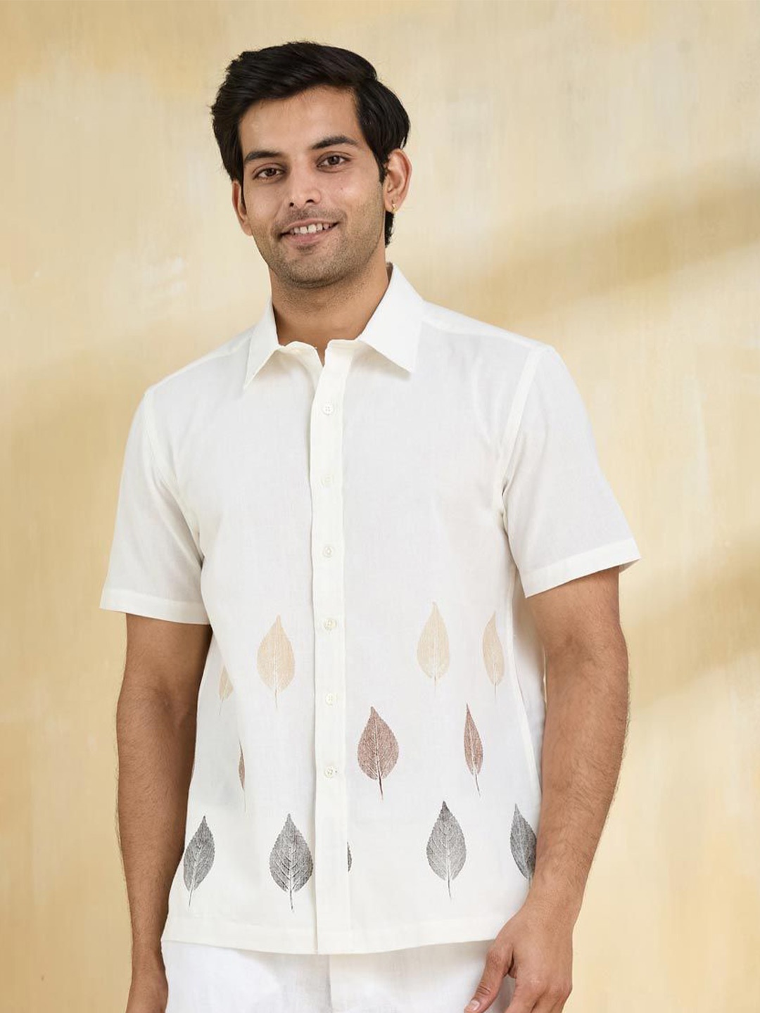 

Fabindia Men Opaque Printed Casual Shirt, White