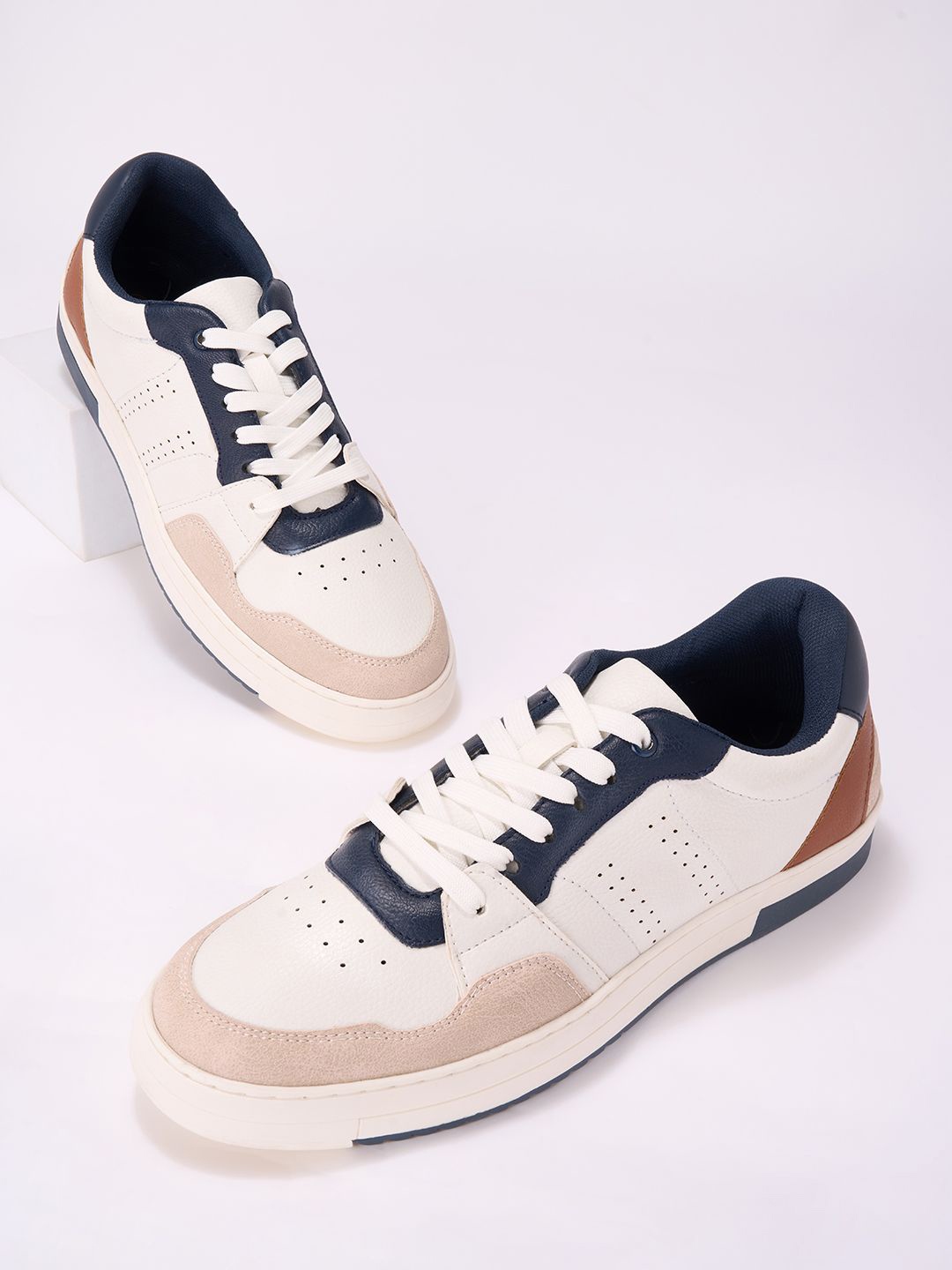 

Ajile by Pantaloons Men Textured PU Sneakers, White