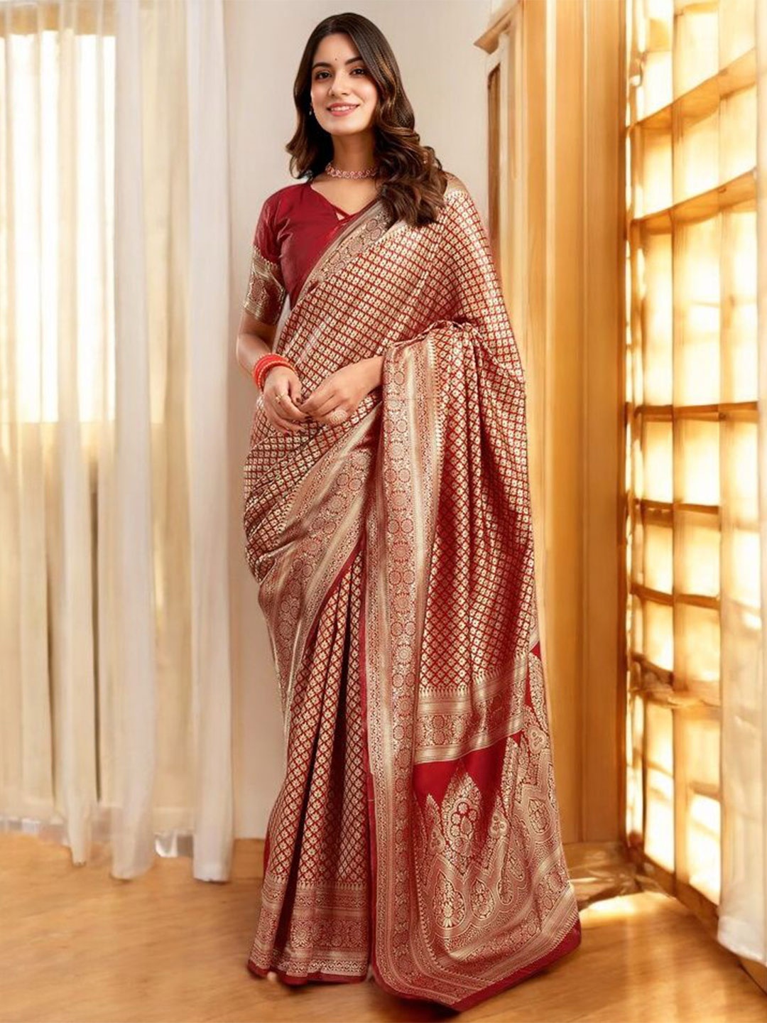 

Mitera Woven Design Zari Silk Blend Banarasi Saree, Maroon