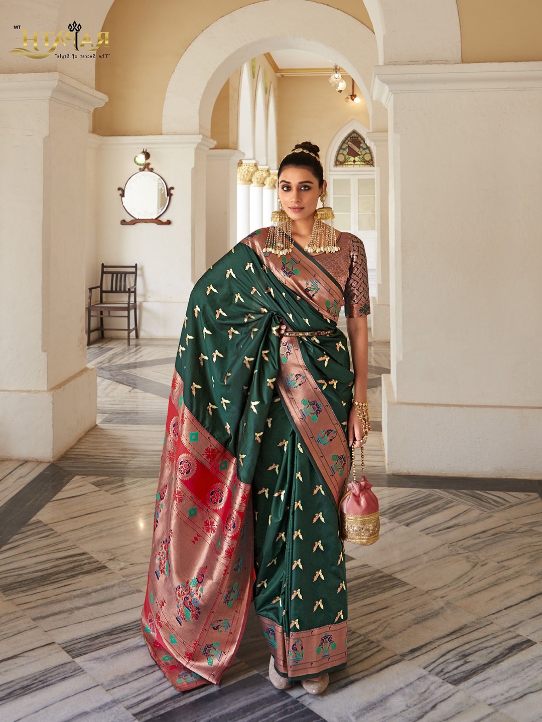 

MAHALASA Woven Design Zari Pure Silk Paithani Saree, Green