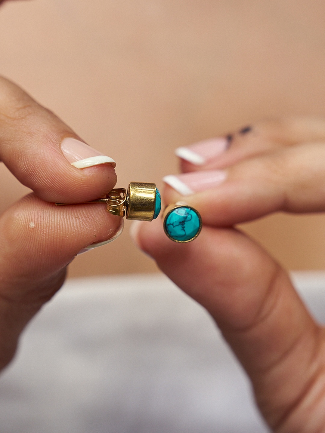 

Soul Works Contemporary Studs Earrings, Gold