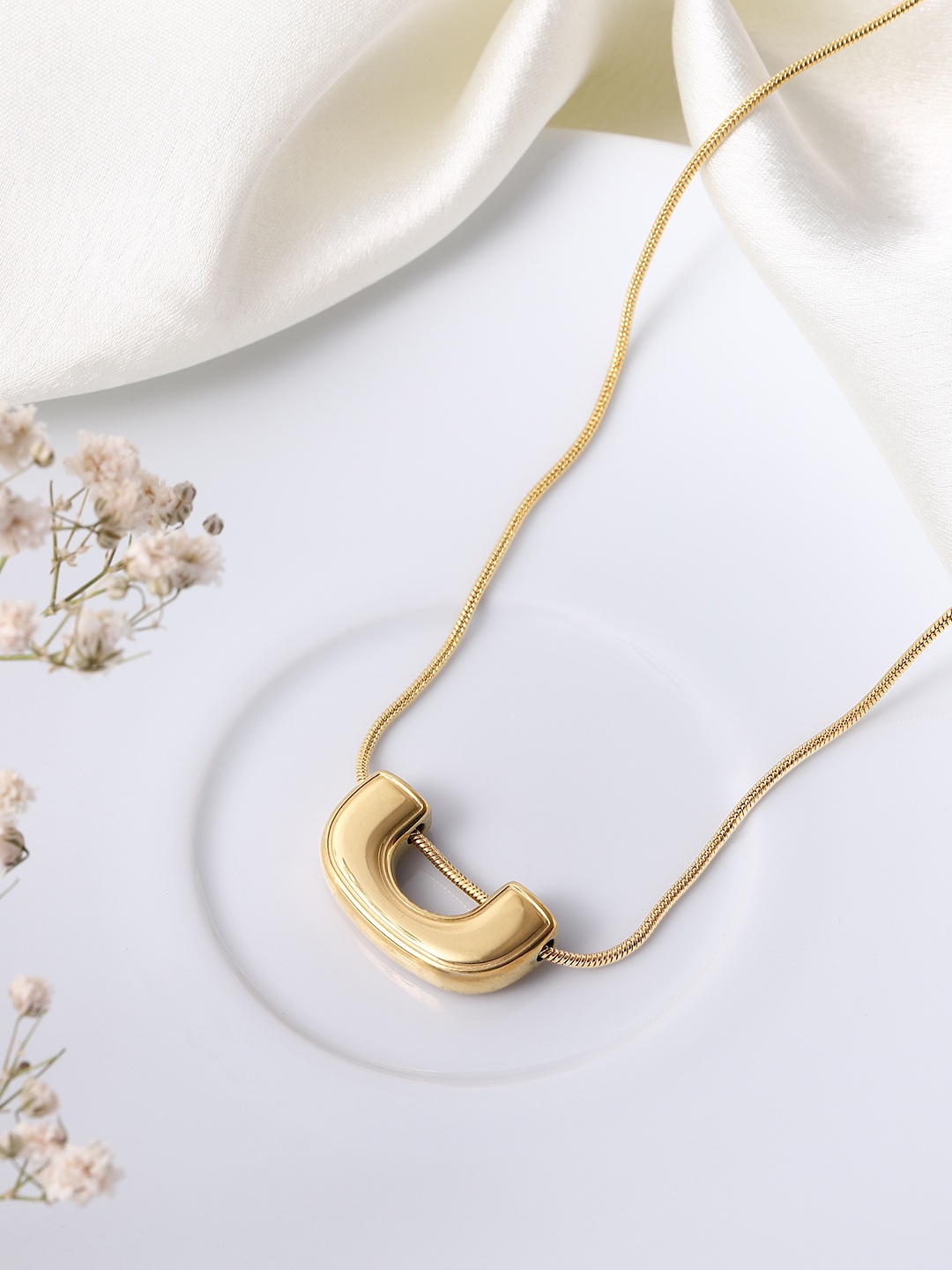 

DressBerry Geometric Shaped Pendent With Chain, Gold