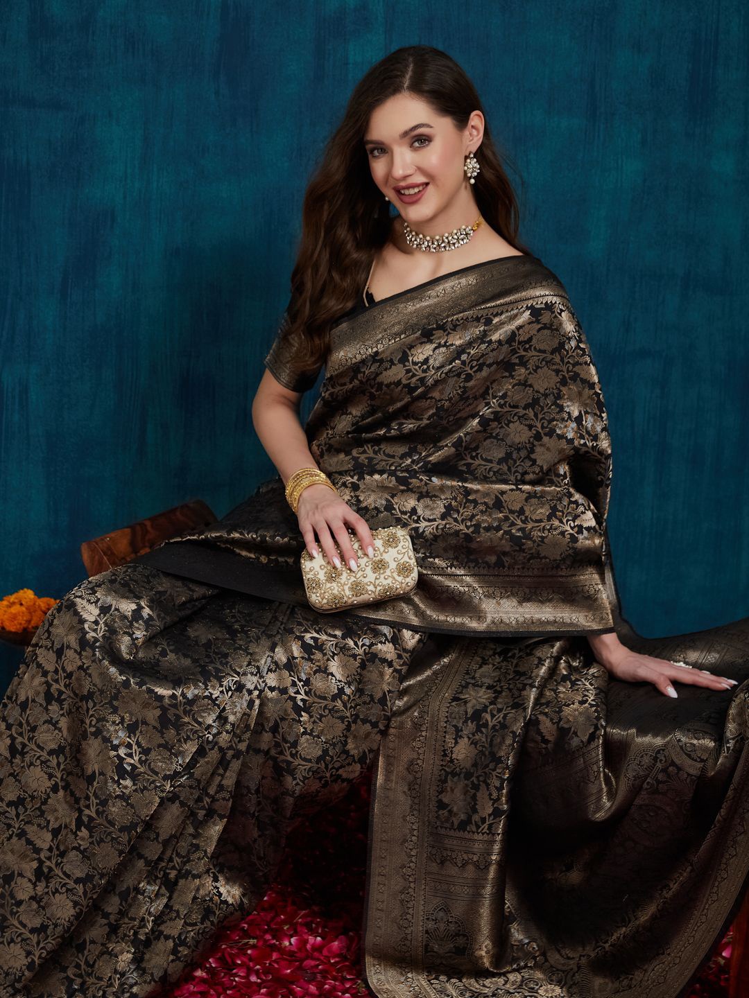 

KAVINDI Woven Design Pure Silk Designer Kanjeevaram Saree, Black