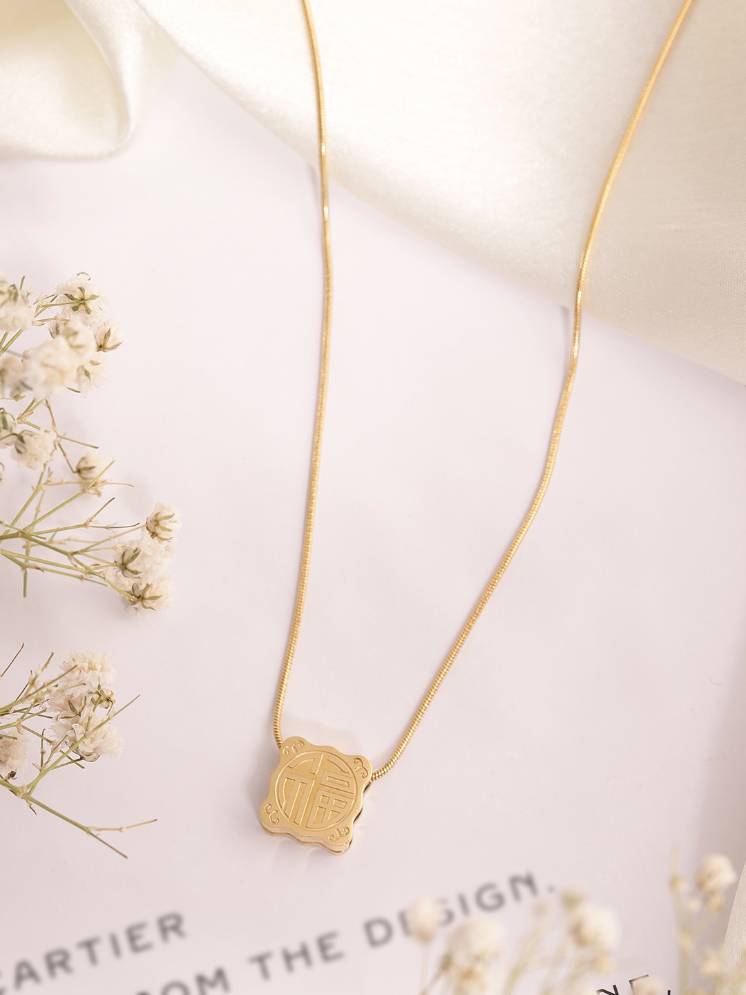 

DressBerry Square Shaped Pendants with Chain, Gold