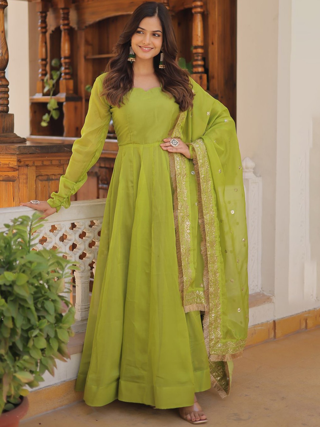 

Anara Women Floral Georgette Anarkali Kurta, Green