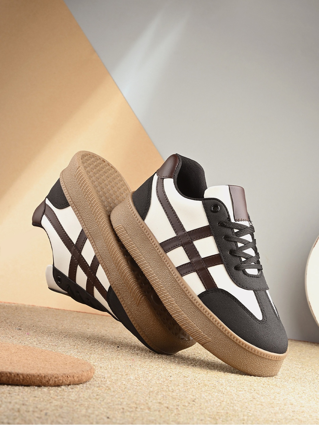 

The Roadster Lifestyle Co Women Casual Sneakers, Black