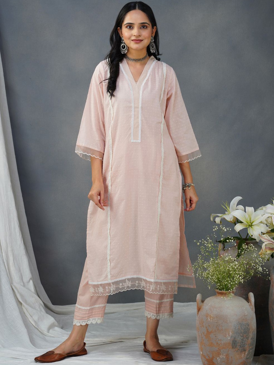 

zuri Women Embroidered Regular Pure Cotton Kurta with Trousers, Pink
