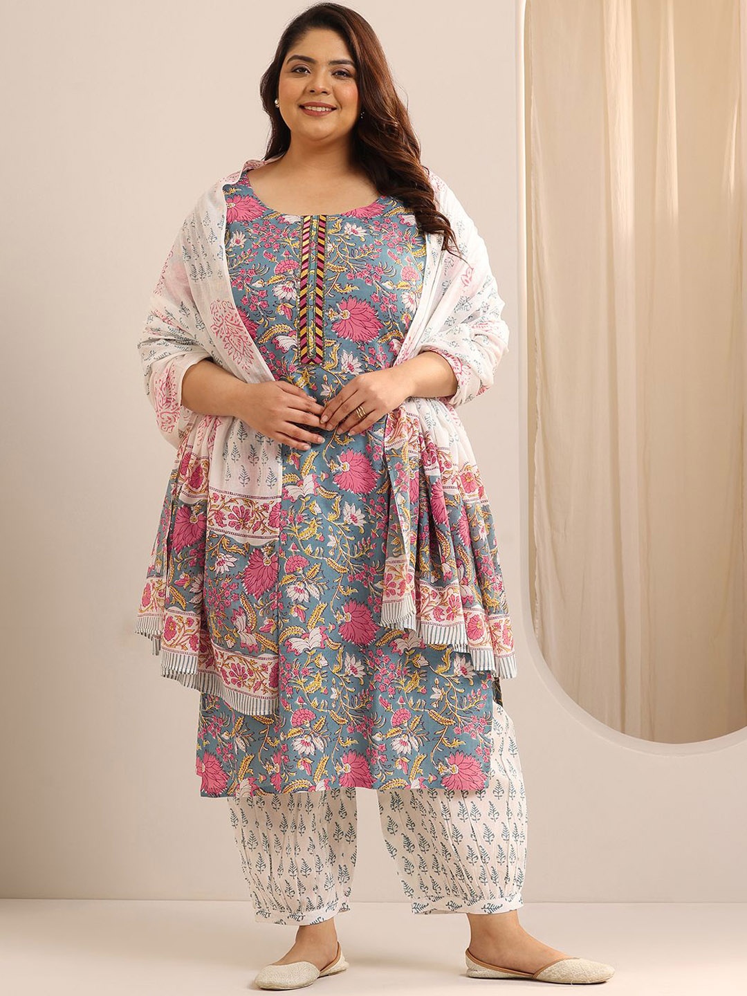 

EXTRA LOVE BY LIBAS Plus Size Women Floral Printed Thread Work Kurta With Salwar & Dupatta, Blue