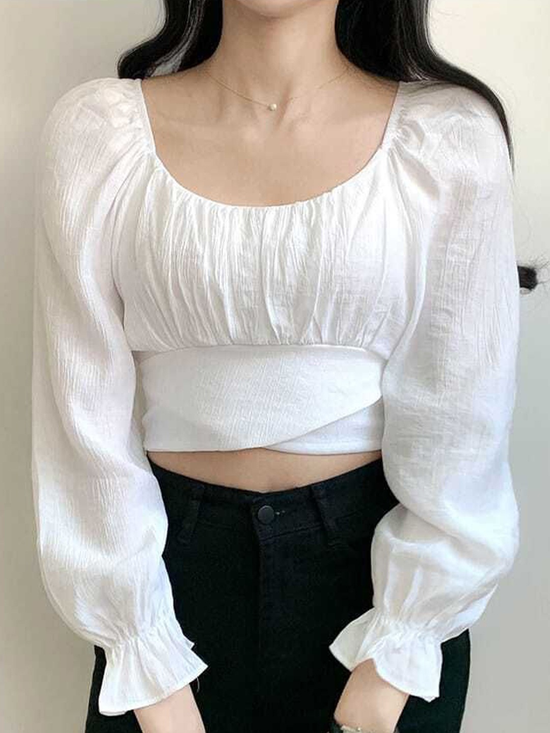 

NiloBerry Cold-Shoulder Crop Top, White
