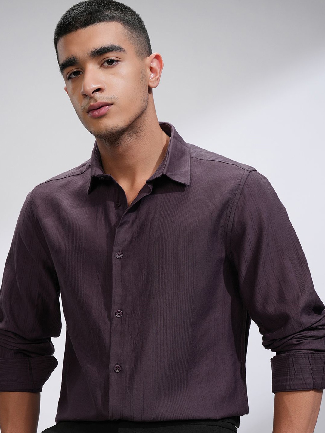

HIGHLANDER Men Comfort Slim Fit Opaque Striped Casual Shirt, Purple