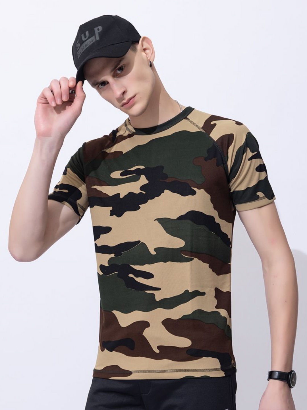 

ARMISTO Men Camouflage Printed Dri-FIT Pockets T-shirt, Olive