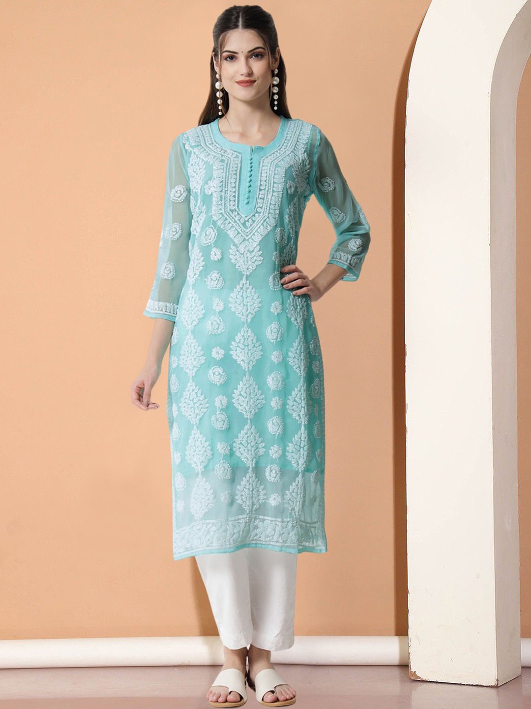 

PARAMOUNT CHIKAN Women Ethnic Motifs Embroidered Chikankari Floral Georgette Kurta, Sea green
