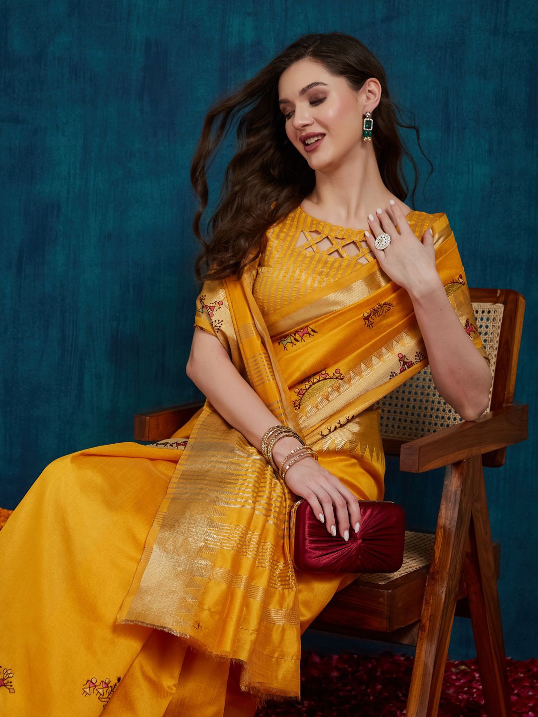 

KAVINDI Ethnic Motifs Embroidered Silk Cotton Saree, Yellow