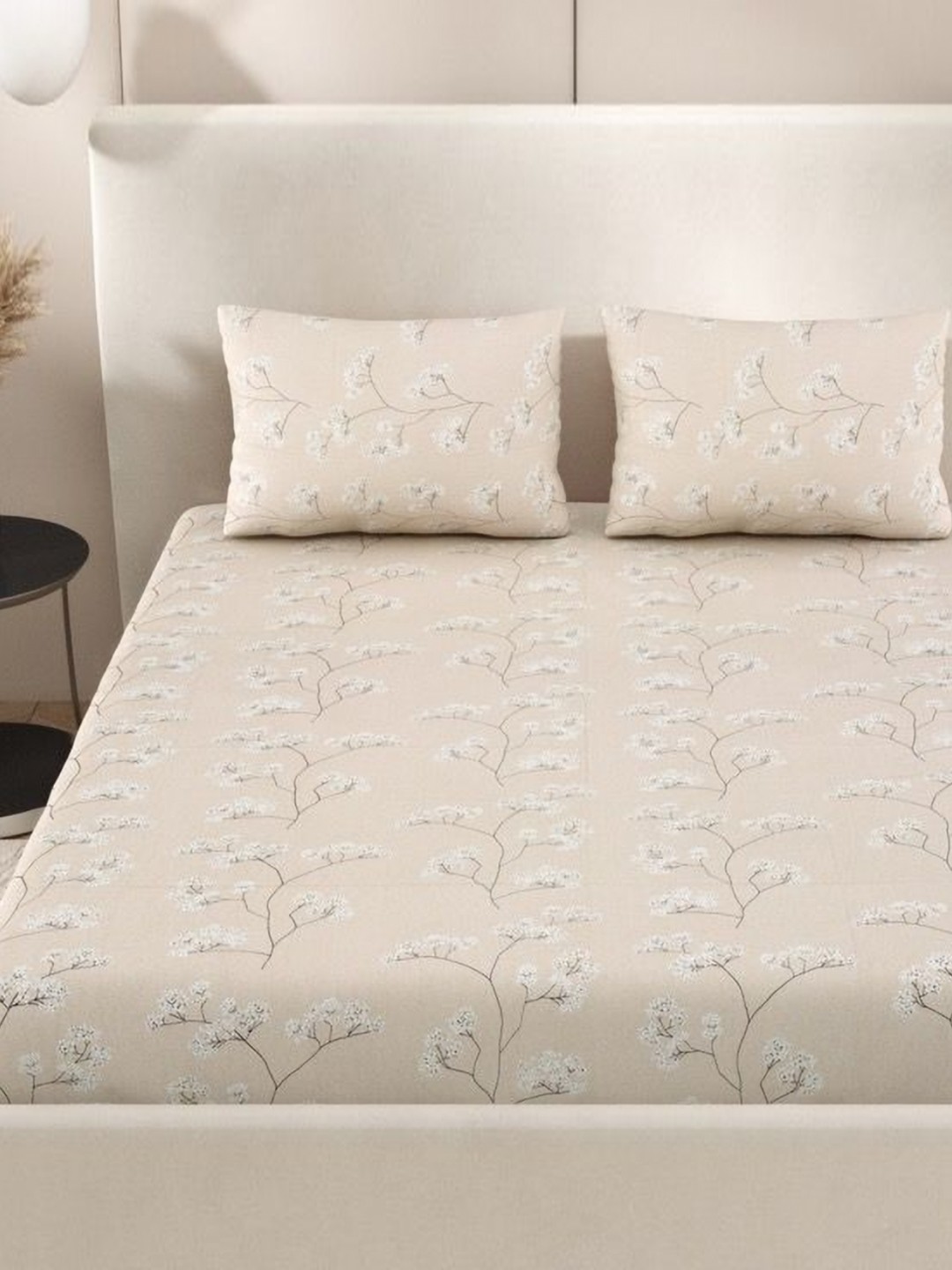 

Jaipur Weaves Beige & Black Floral 180 TC Queen Bedsheet with 2 Pillow Covers