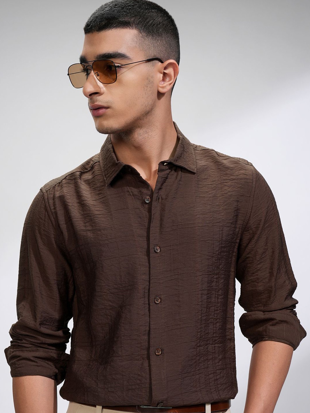 

HIGHLANDER Men Comfort Slim Fit Opaque Casual Shirt, Brown