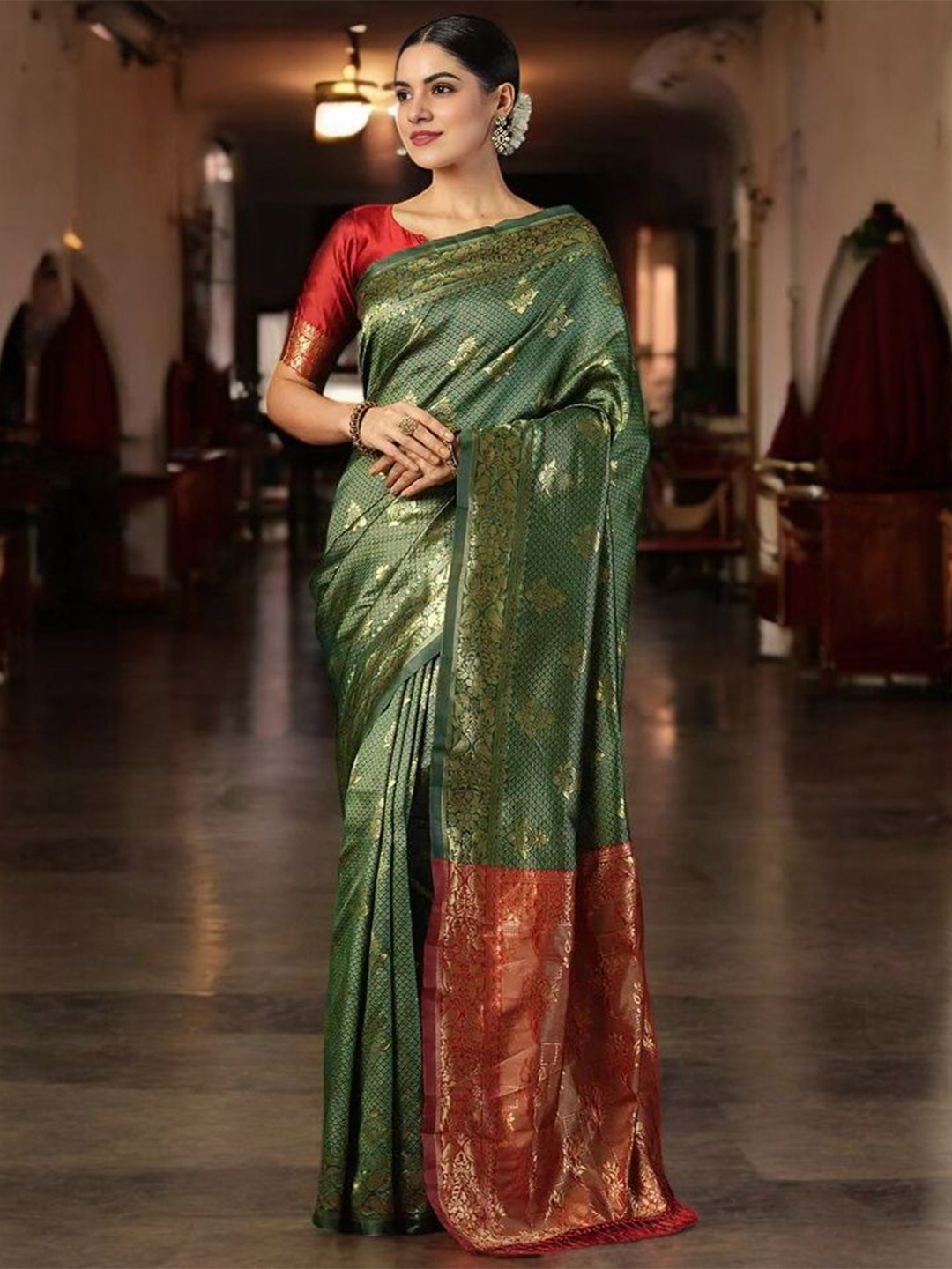 

Mitera Woven Design Zari Silk Blend Banarasi Saree, Green