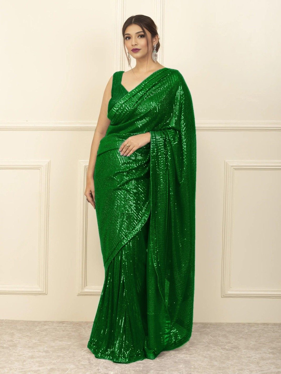 

ANJANI TEXTILE Embellished Sequinned Poly Georgette Saree, Green