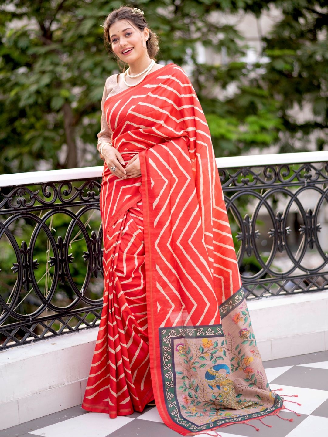 

LeeliPeeri Designer Leheriya Zari Silk Blend Saree, Red