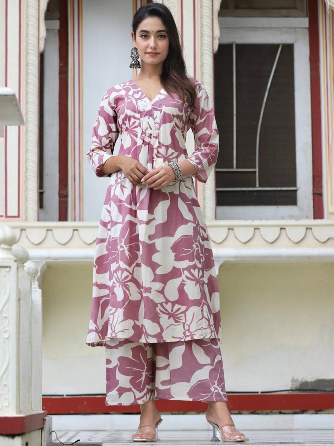 

KALINI Women Floral Printed Regular Kurta with Trousers, Purple
