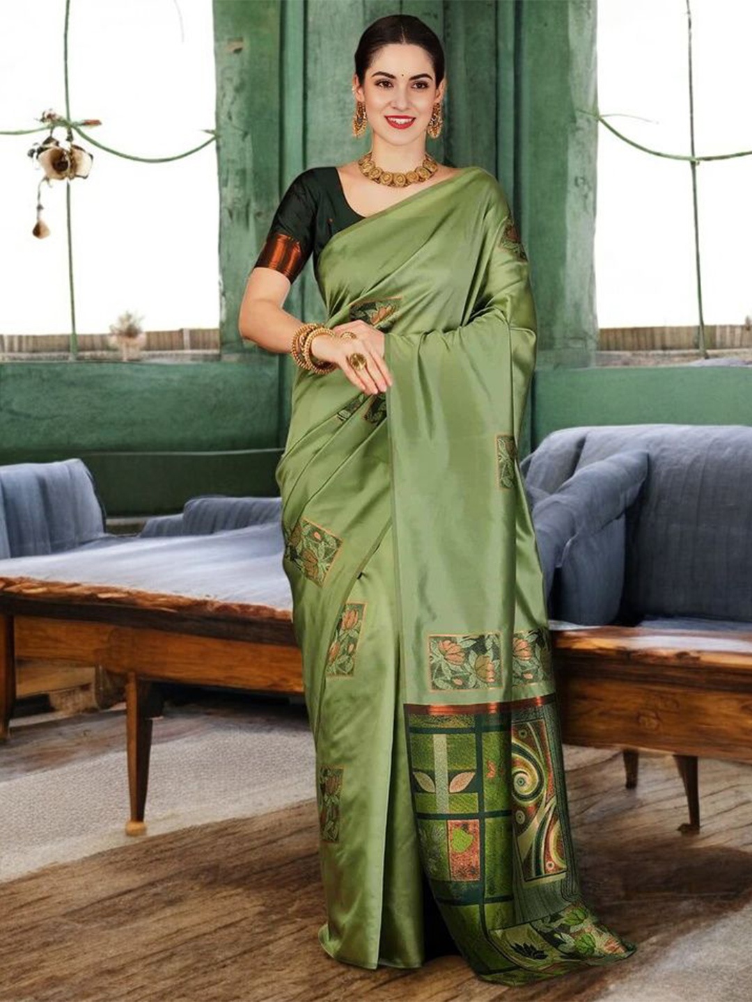 

Mitera Woven Design Silk Blend Banarasi Saree, Green