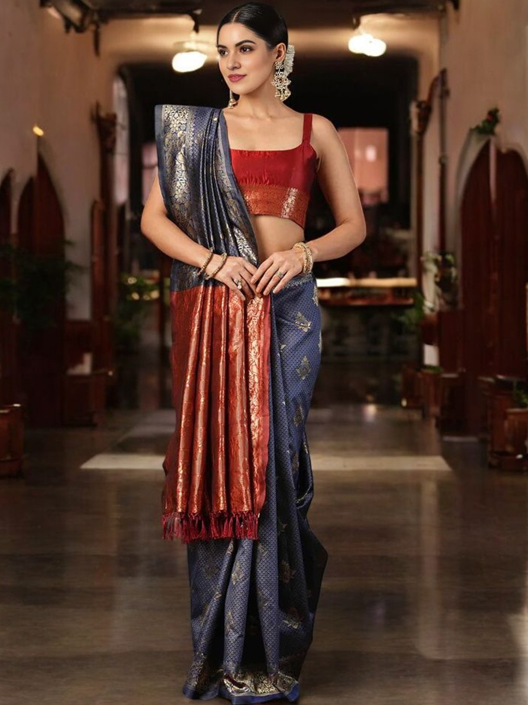 

DIVASTRI Woven Design Zari Silk Blend Banarasi Saree, Navy blue