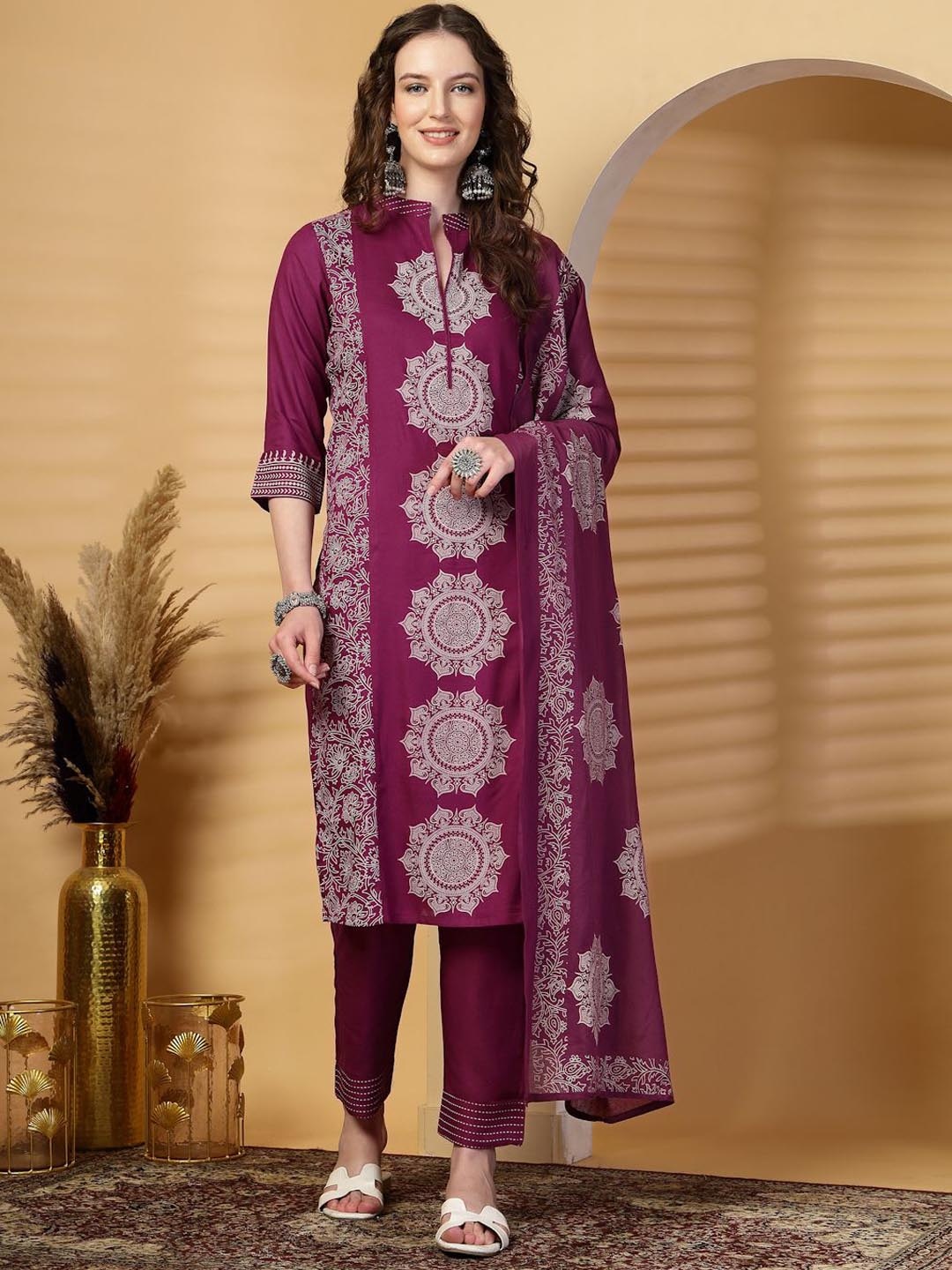 

Clora Creation Women Ethnic Motifs Printed Regular Kurta with Palazzos & With Dupatta, Burgundy