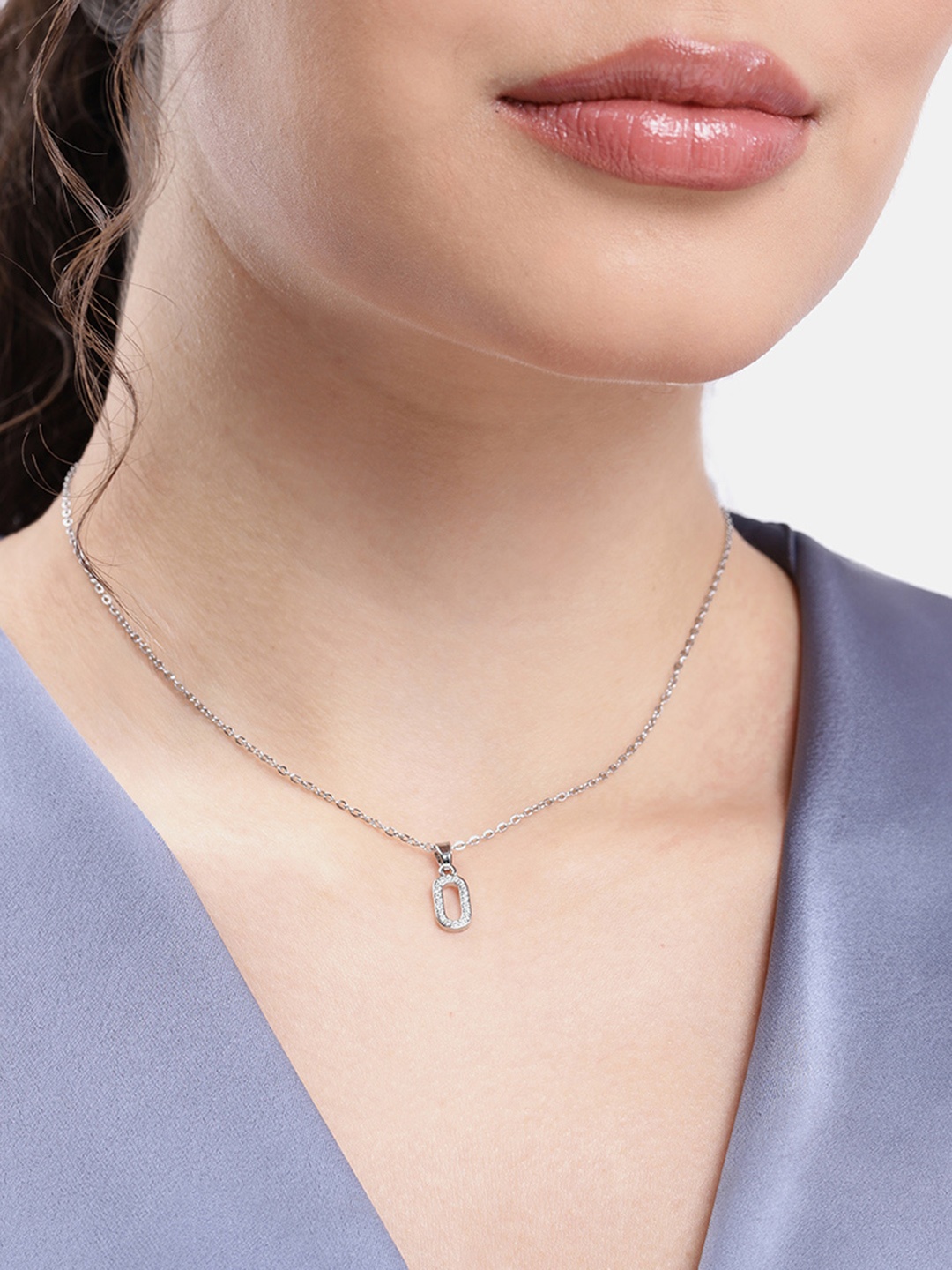 

DressBerry Oval Shape Pendant with Chain, Silver