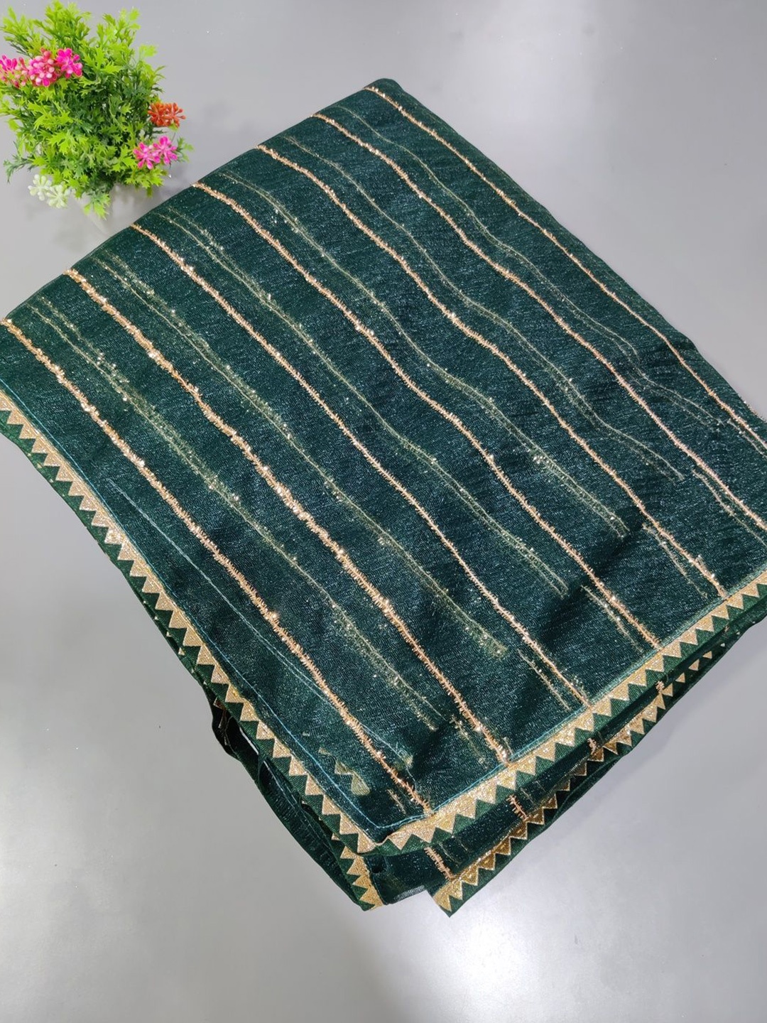 

VRAGI Sequinned Organza Saree, Green