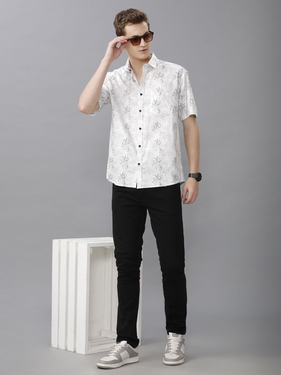 

Voi Jeans Men Boxy Floral Opaque Printed Casual Shirt, Multi