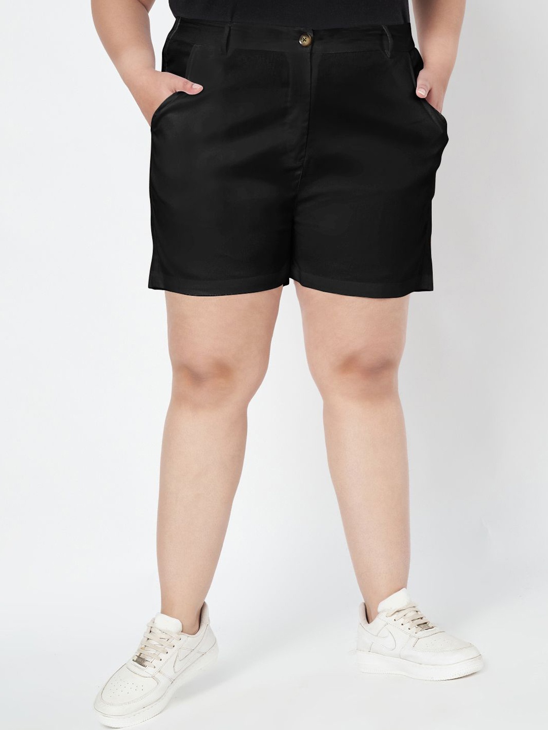 

BRINNS Women Plus Size Mid-Rise Shorts, Black